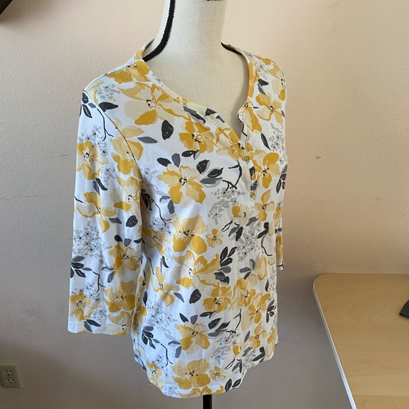 Tops - Karen Scott Long sleeve Sz Large